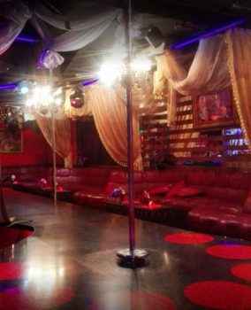 Работа танцовщицей Таиланда - фото из клуба Moulin Rouge