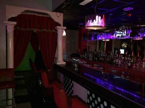 Интерьер испанского клуба MANHATTAN