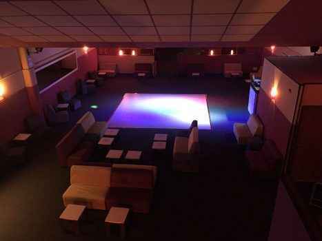 Изображение из ночного клуба Daytona в Италии. Обстановка, интерьер глазами девушек, которые здесь работают