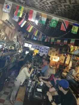 Барная стойка в баре 