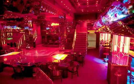 Кдуб Sayonara в Измире изнутри