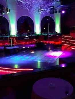 Как выглядит сцена клуба Матэ?