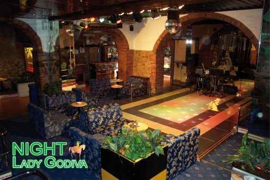 Домашняя обстановка заведения Night Lady Godiva - фото от Кати, которая работает на консумации в клубе