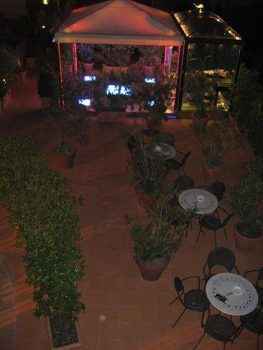 Дворик клуба Леди Годива