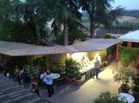 фото-отзыв от девушки, работающей в регионе Ареццо моделью хостес