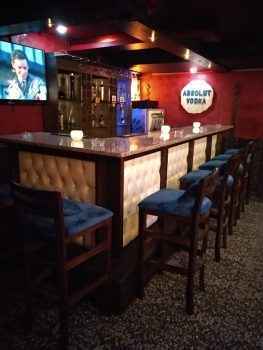 Бар в иорданском клубе View