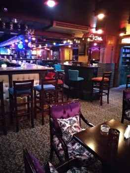 Интерьер иорданского бара View