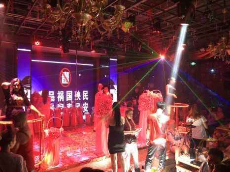 фото-отчет от девушек хостес из ночного клуба Кама, который находится в Китае в городе Иу