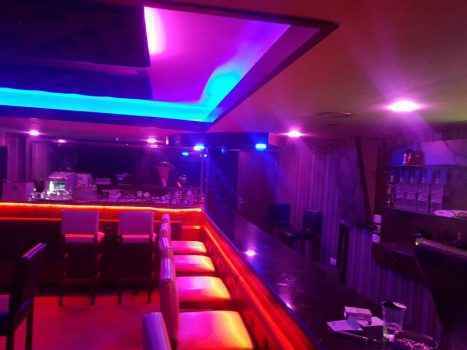 Фото-отзыв от девушки из России, которая работает на консумации в новом иорданском баре Hutorok