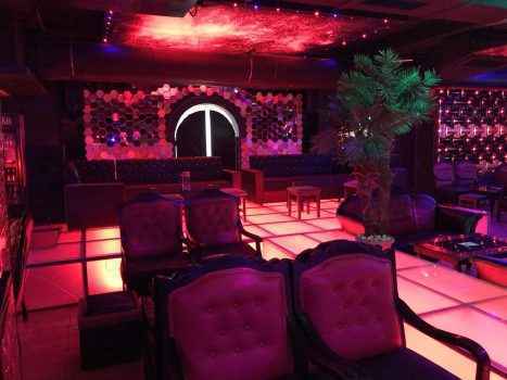 Что находится внутри популярного Македонского бара Oriental в Македонии - фото-отчет от девушки хостес из России