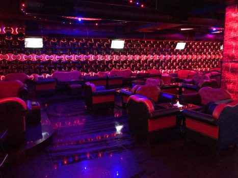 Настя из Киева работает на консумации в Македонии. На изображении ее фото бара Oriental