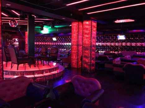 Фото зделано в одном из самых популярных клубов Македонии - Oriental