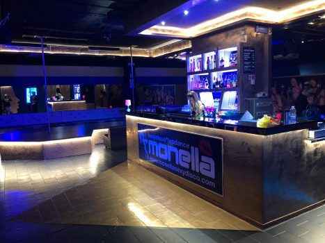 Барная стойка ночного клуба Монелло - фото из Италии от девушки хостес