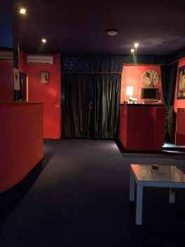 Зал итальянского клуба Перла - фото-отчет об девушки, которая работает здесь на консумации