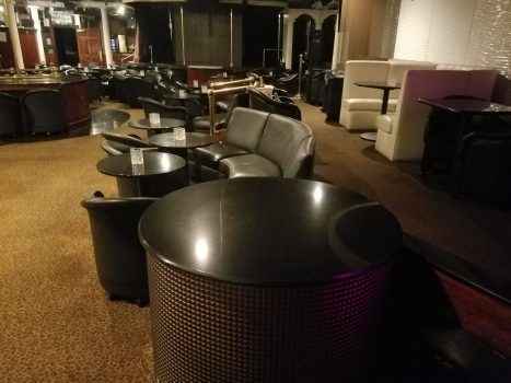 Фото-отзыв от девушки, которая работает в стриптиз клубе Michael's Mens Club в штате Луизиана, в США