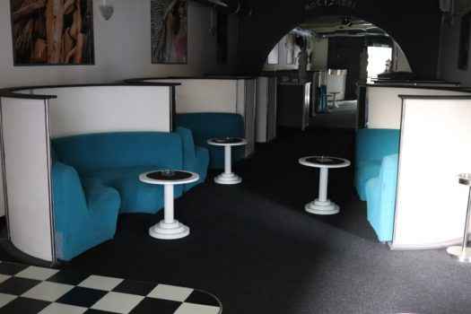 Как устроены ночные клубы в Италии - фото-отчет от девушки хостес, которая работает здесь на консумации