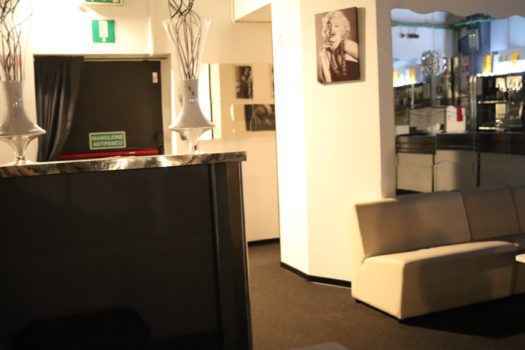 Как девушки работают на консумации в Италии? Как выглядят бары изнутри? Фото из клуба Мон Шери