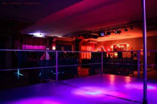 Что внутри лэп дэнса Anaconda, который расположен на Юге Италии?