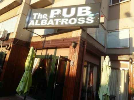 Вывеска паба Albatross - как заведении выглядит снаружи?