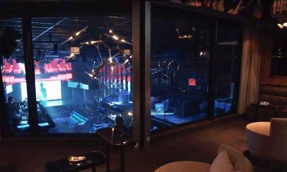 Вид на клуб Маск из вип-комнаты
