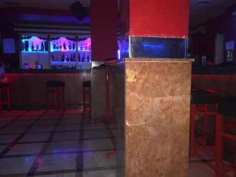 Как бар Candela выглядит изнутри?