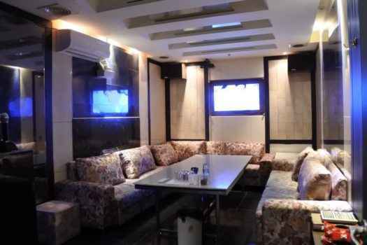 Обстановка ночного караоке-бара Bussing в городе Соннам