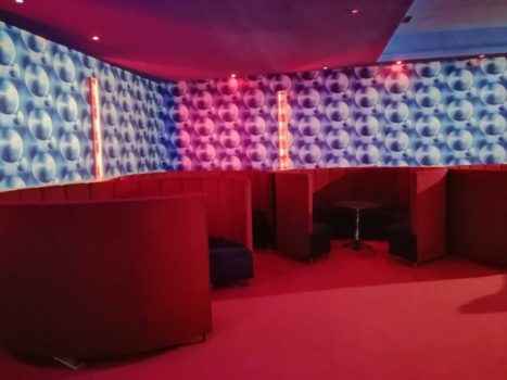 Обстановка ночного клуба BERMUDA - пригород Стамбула - фото изнутри