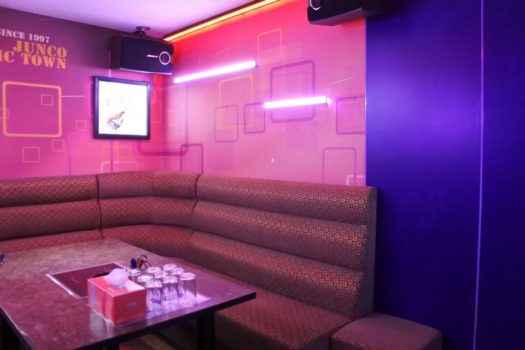 Фото-отчет от девушки хостес из караоке Starlight Song Town