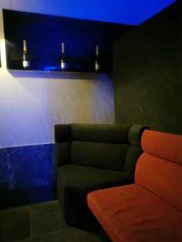 Фото изнутри - ночной бар Мираж в Лимассоле