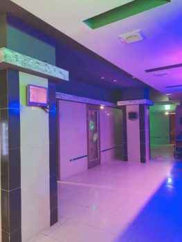 Интерьер караоке бара Зе блэк в городе Кванджу