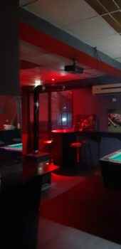 Интерьер бара Power Cafe в Никосии на Кипре